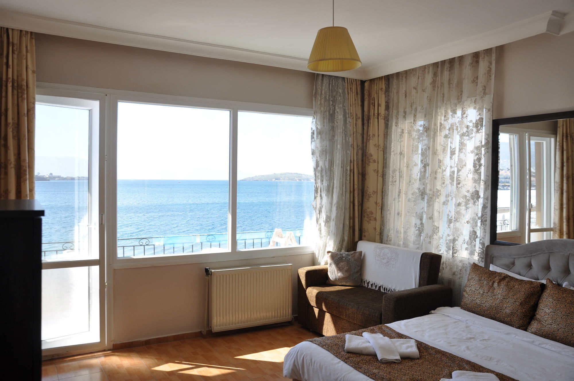 Foca Kumsal Hotel エクステリア 写真